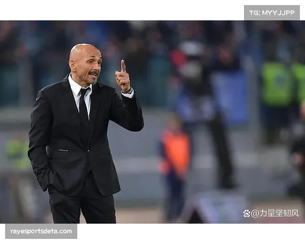 特写：终场哨响，斯帕莱蒂看着高达72%的控球率数据统计板久久不语